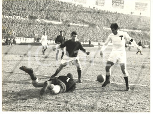 1955 ca TORINO CALCIO Vincenzo RIGAMONTI e Giuseppe FARINA salvano il pallone