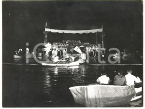 1955 IMPERIA Barche si sfidano durante il Palio del Mare *Foto 24x18 cm