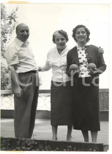 Fotografia d epoca originale 1954 BAVENO Mario SCELBA in vacanza con la famiglia Foto 13x18 cm 1