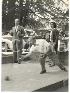 1954 BAVENO Mario SCELBA gioca a bocce con la figlia Maria Luisa *Foto 13x18 cm