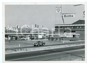 Fotografia d epoca originale 1960 ca ITALIA  RALLY Fiat 500 in attesa della gara  Scuderia JOLLY CLUB Foto 1