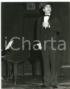 1980 ca MILANO - LIRICA - Baritono Boaz SENATOR - Foto 21x27 cm Fotografia originale d'agenzia. POOR/danneggiato piegature marginali Formato: 21x27 cm originale e autentica 1
