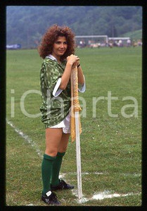 Roberta MANFREDI - COSTUME da calciatore Attrice 1990 ca * 35mm vintage slide 14