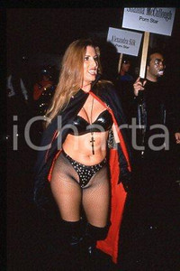 GREENWICH VILLAGE HALLOWEEN PARADE - Costumes 1997 * 35 mm vintage slide 1