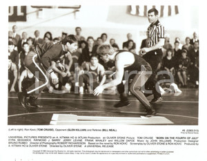 1989 BORN ON THE FOURTH OF JULY Movie by Oliver STONE Tom CRUISE plays wrestling