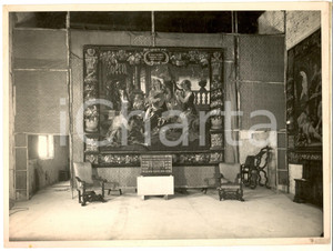1955 ca MILANO Castello Sforzesco - Restauro BBPR Museo d'Arte Antica - Sala 5 Fotografia d'epoca, che documenta il lavoro di riordino dei musei del Castello Sforzesco di Milano, su progetto dei BBPR . CONDIZIONI: FAIR (tracce di umidit&agrave; marginali; residuo adesivo al verso)FORMATO: 24x18 cmFOTOGRAFO: Mario Perotti - Milano  originale e autentica 1