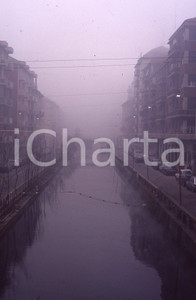 Fotografia d epoca originale 35mm vintage slide 1990ca MILANO nebbia sui navigli 1