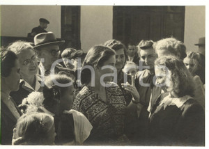 1955 ca KIEV (URSS) Delegazione socialista visita la scuola di un kolchoz - Foto