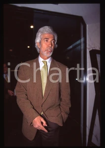 35mm vintage slide* 1995 CALCIO Parma Hellas Verona GIAMBATTISTA PASTORELLO (9)   Diapositiva d'epoca, in formato 35 mm. CONDIZIONI: GOODTutti i diritti riservati.E' severamente vietata la riproduzione. ICharta mette in vendita, sul negozio eBay e in esclusiva sul sito "icharta" il proprio archivio composto da numerose diapositive e negativi fotografici d'epoca, tutti originali e autentici, che attraversano la storia del costume italiano tra gli la fine degli anni Sessanta e Novanta.Si tratta di uno sguardo inedito sull'attualità, la politica, la vita quotidiana, il gossip e la cultura, che fotografa il cambiamento della nazione in quest'ultimo scorcio del XX secolo. Un'occasione unica per il mercato del collezionismo, che vede finalmente disponibile un archivio eccezionale per vastità, tematiche e condizioni, in un settore (il negativo fotografico e la diapositiva) di assoluta novità e dalle interessanti prospettive di investimento.  originale e autentica 1
