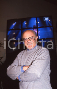 35mm vintage slide* 1990ca Ritratto di MARIO PASTORE giornalista 7   Diapositiva originale d'epoca Tutti i diritti riservati.E' severamente vietata la riproduzione. ICharta mette in vendita, sul negozio eBay e in esclusiva sul sito "icharta" il proprio archivio composto da numerose diapositive e negativi fotografici d'epoca, tutti originali e autentici, che attraversano la storia del costume italiano tra gli la fine degli anni Sessanta e Novanta.Si tratta di uno sguardo inedito sull'attualità, la politica, la vita quotidiana, il gossip e la cultura, che fotografa il cambiamento della nazione in quest'ultimo scorcio del XX secolo. Un'occasione unica per il mercato del collezionismo, che vede finalmente disponibile un archivio eccezionale per vastità, tematiche e condizioni, in un settore (il negativo fotografico e la diapositiva) di assoluta novità e dalle interessanti prospettive di investimento. CONDIZIONI:FAIR/discretoFORMATO: 35mm originale e autentica 1