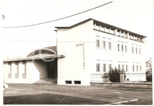 Fotografia d epoca originale 1960 ca SAN GENESIO Edificio Scuole Elementari  Ingresso Ovest Fotografia 1 1