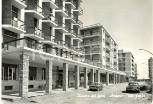 Cartolina originale da collezione 1969 ANDORA SV Scorcio via ANDREA DORIA Cartolina FG VG Automobili 1