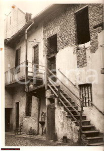 Fotografia d epoca originale 1958 VIGEVANO Scorcio via San Martino 21  Cortile in rovina  Foto 1