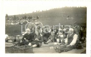 Fotografia d epoca originale 1936 MONTE PENICE PV Scampagnata di famiglia in calesse Foto 11 x 7 1