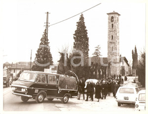 Fotografia d epoca originale 1965 GEMONIO VA Chiesa di SAN CARLO Corteo Pompe funebri F.lli ISELLA Foto 1