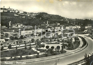 Cartolina originale da collezione 1957 MONDOVI' (CN) Scorcio panoramico del paese *Cartolina postale FG VG 1