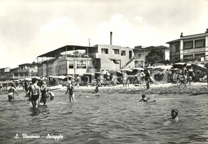 Cartolina originale da collezione 1967 SAN VINCENZO (LI) Spiaggia con bagnanti *Cartolina postale animata FG VG 1
