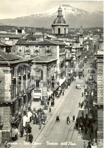 Cartolina originale da collezione 1951 CATANIA Veduta di VIA ETNEA con passanti *Cartolina postale ANIMATA FG VG 1