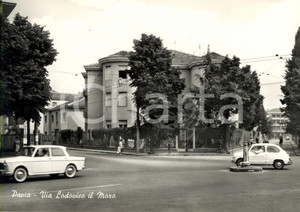 Cartolina originale da collezione 1960 ca PAVIA Veduta di via LUDOVICO IL MORO con autovetture Cartolina ANIMATA 1