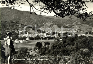 Cartolina originale da collezione 1963 CALIZZANO (SV) Bambina osserva panorama paese e vallata *Cartolina FG VG 1