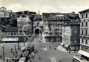 Cartolina originale da collezione 1955 TRIESTE Piazza Carlo GOLDONI - PubblicitÃ  CINZANO *ANIMATA con tram FG VG 1