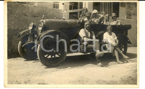 Fotografia d epoca originale 1910 ca AREA TOSCANA Foto di famiglia su auto d epoca Foto cartolina FP 1