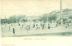 Cartolina originale da collezione 1900 ca LIVORNO Passanti in Piazza MAZZINI *Cartolina postale FP NV 1