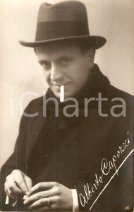Cartolina originale da collezione 1925 ca CINEMA Alberto CAPOZZI accende una sigaretta *Cartolina FP NV 1