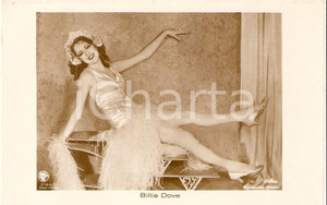Cartolina originale da collezione 1930 ca CINEMA Actress Billie DOVE Portrait on the stairs *Cartolina FP NV 1
