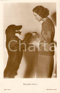 Cartolina originale da collezione 1935 ca CINEMA Actress Brigitte HELM Portrait with dog Cartolina FP NV 1