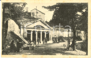Cartolina originale da collezione 1915 ca ACQUI TERME AL Sorgente di acqua sulfurea e albergo ITALIA ANIMATA FP 1