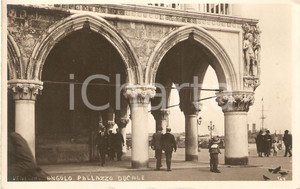 Cartolina originale da collezione 1910 ca VENEZIA Palazzo Ducale Bambini danno cibo ai piccioni *Cartolina FP NV 1