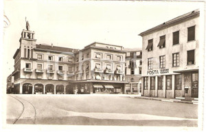 Cartolina originale da collezione 1951 CHIASSO (CH) Piazza Centrale Albergo TOURING Palazzo Poste *Cartolina FP VG 1
