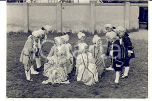 Fotografia d epoca originale 1938 MILANO ? Danza di bambini in costume per il Carnevale Foto 15x10 cm 1