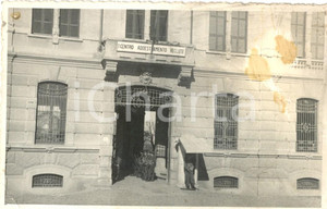 Fotografia d'epoca originale 1950 ca CASALE MONFERRATO Ingresso del Centro Addestramento Reclute *DANNEGGIATA 1