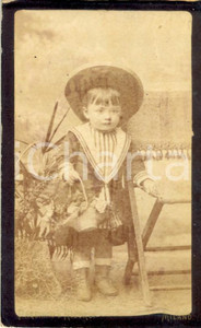 Fotografia d'epoca originale 1890 ca MILANO Ritratto di bambina con cestino di fiori *Foto PAGLIANO e RICORDI 1