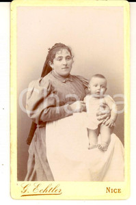 Fotografia d'epoca originale 1895 ca NICE (F) Ritratto di una balia con bambino *Fotografia G. ECHTLER 1