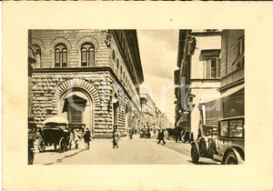 Cartolina originale da collezione 1943 FIRENZE Via CAVOUR e Palazzo RICCARDI Animata FG 1