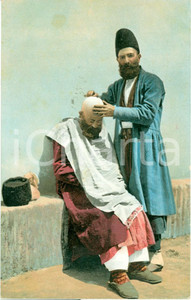 Cartolina originale da collezione 1911 CAUCASO Barbiere al lavoro in strada ILLUSTRATA *Cartolina FG VG 1