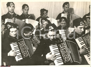 Fotografia d'epoca originale 1930 MILANO Prima scuola italiana di fisarmonica Foto 1