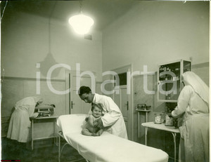 Fotografia d'epoca originale 1933 MILANO Giornata della MADRE e del FANCIULLO visita 1