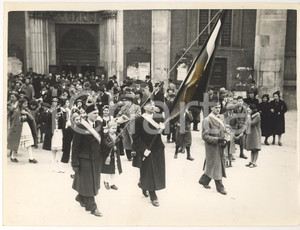 Fotografia d'epoca originale 1938 Milano Chiesa San Marco *FOTO Processione Ungheria 1
