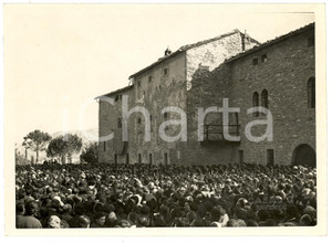 Fotografia d epoca originale 1938 CASOLA VALSENIO Folla ascolta discorso EUGENIO COSELSCHI 1
