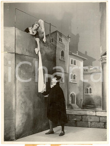 Fotografia d epoca originale 1937 MILANO TEATRO Isla Pola LA PUTTA ONORATA Foto di scena 18x24 1