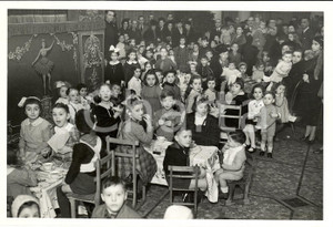 Fotografia d epoca originale 1939 MILANO La Befana Fascista alla sede del RACI Foto 1
