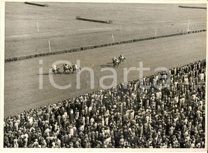 Fotografia d'epoca originale 1940 ca MILANO SAN SIRO IPPICA Cavalli in corsa durante una gara *Foto 24x17 1