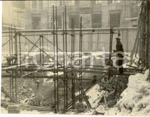 Fotografia d'epoca originale 1940 MILANO Operai costruiscono fondamenta ARENGARIO in Piazza DUOMO *Fotografia 1