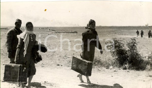 Fotografia d epoca originale 1942 RUSSIA WW2 Rientro dei profughi nella RUSSIA liberata dai tedeschi FOTO 1