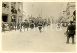 Fotografia d epoca originale 1925 TRIPOLI LIBIA Parata al palazzo del Governatore 1
