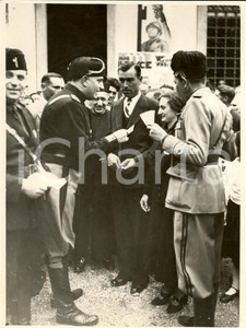 Fotografia d epoca originale 1937 CUGGIONO MI Rino PARENTI consegna premi nuzialitÃ  1